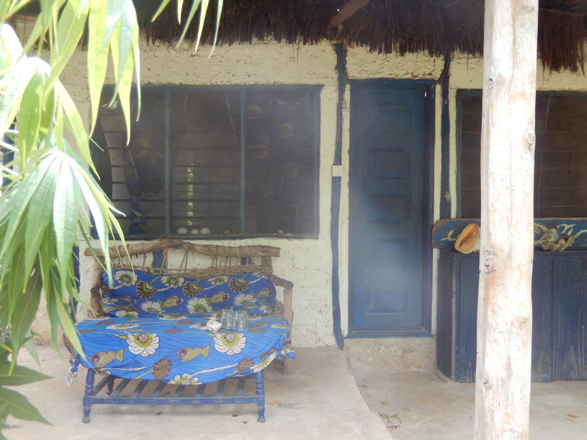 Blue Monkey Beach Cottages Shimoni Extérieur photo