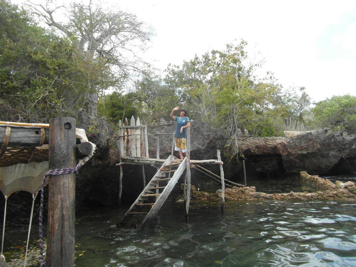 Blue Monkey Beach Cottages Shimoni Extérieur photo